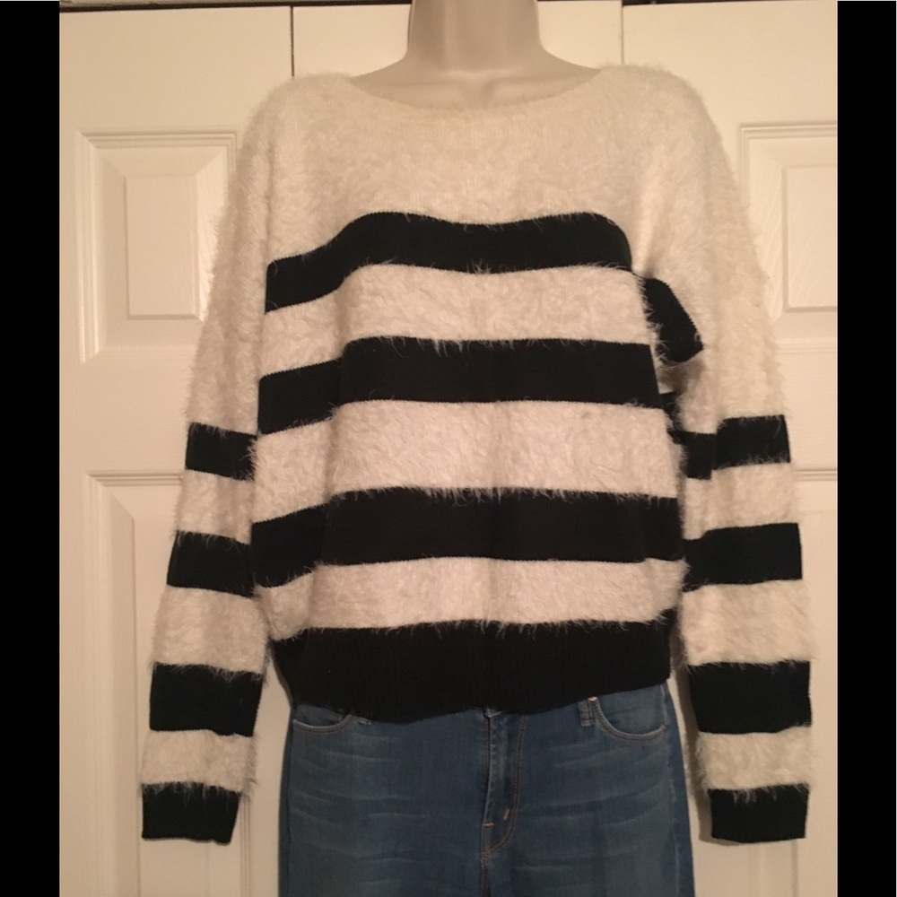SOLD! DKNY JEANS White/black striped sweater S